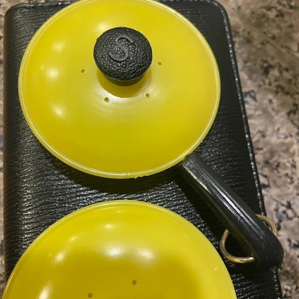Vintage Yellow Frying Pan Salt and Pepper Shakers Hong Kong
